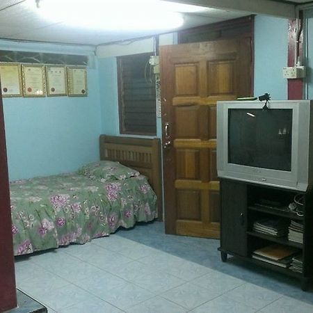 Homestay Bukit Gantang Hotel タイピン エクステリア 写真
