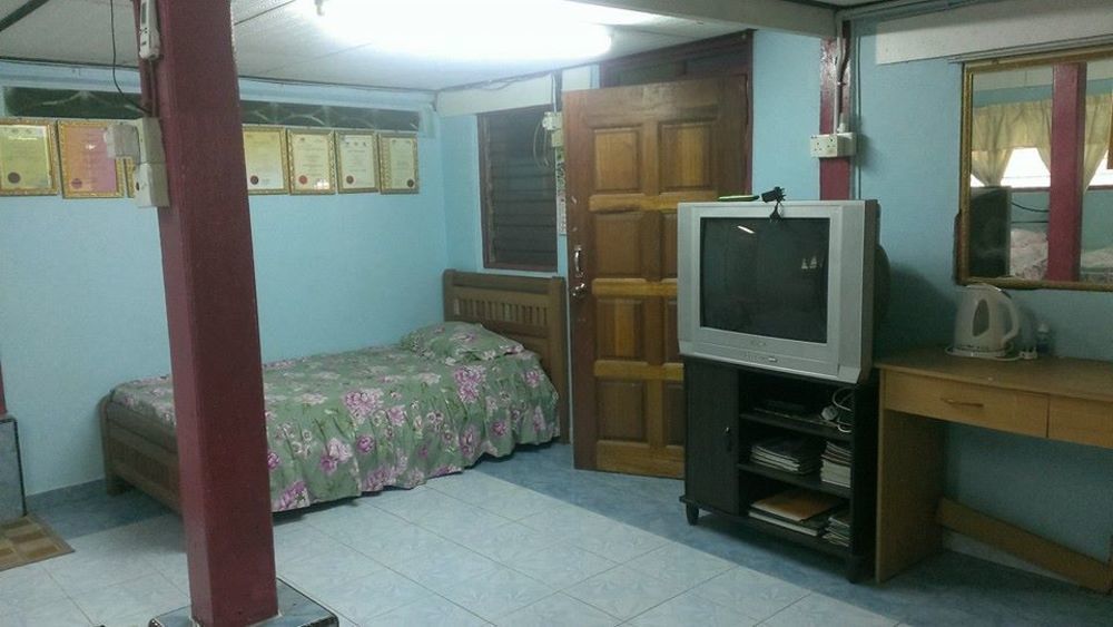 Homestay Bukit Gantang Hotel タイピン エクステリア 写真